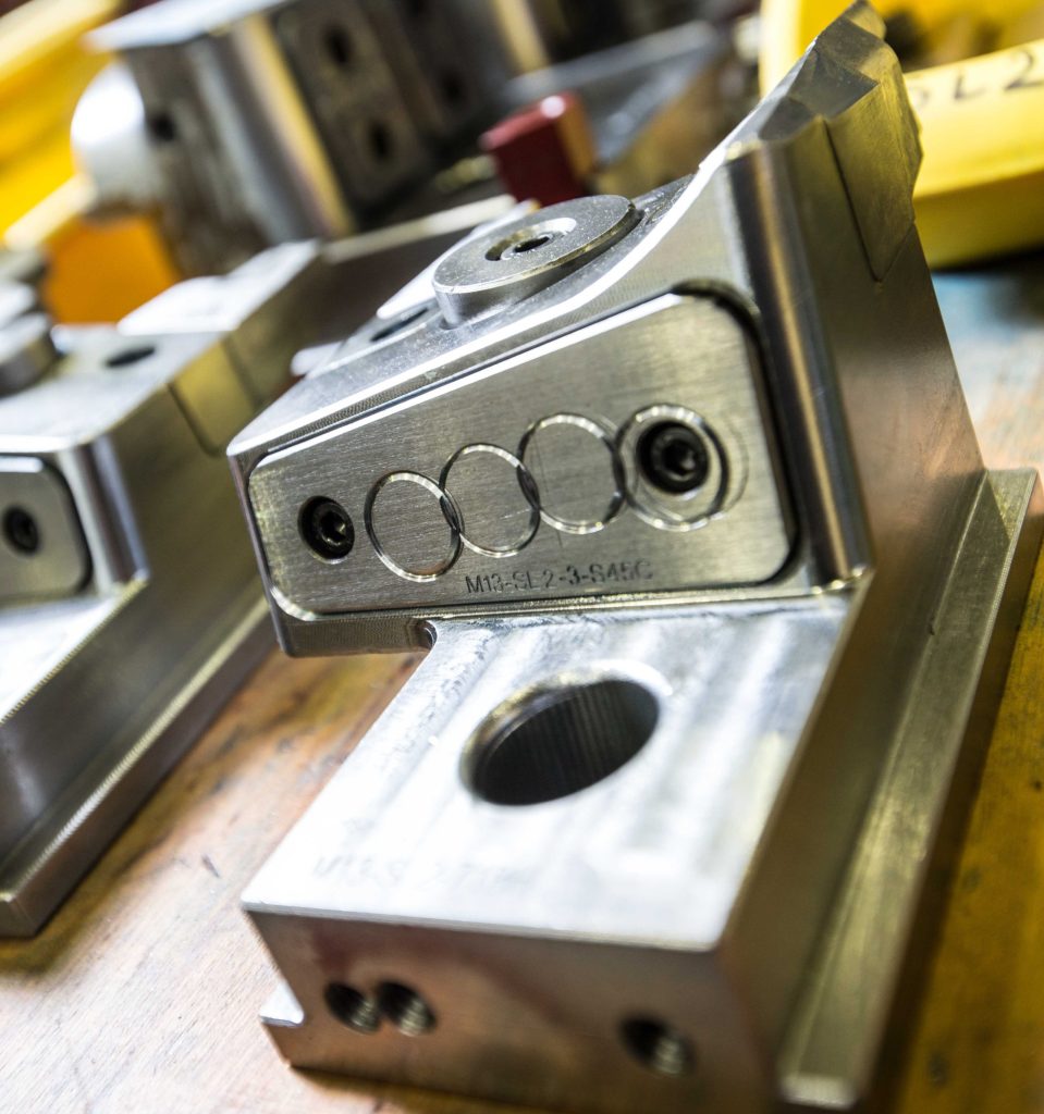 Fabrication de moule neuf pour l'injection et la compression
