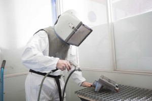 Assemblage de pièces plastiques injectées